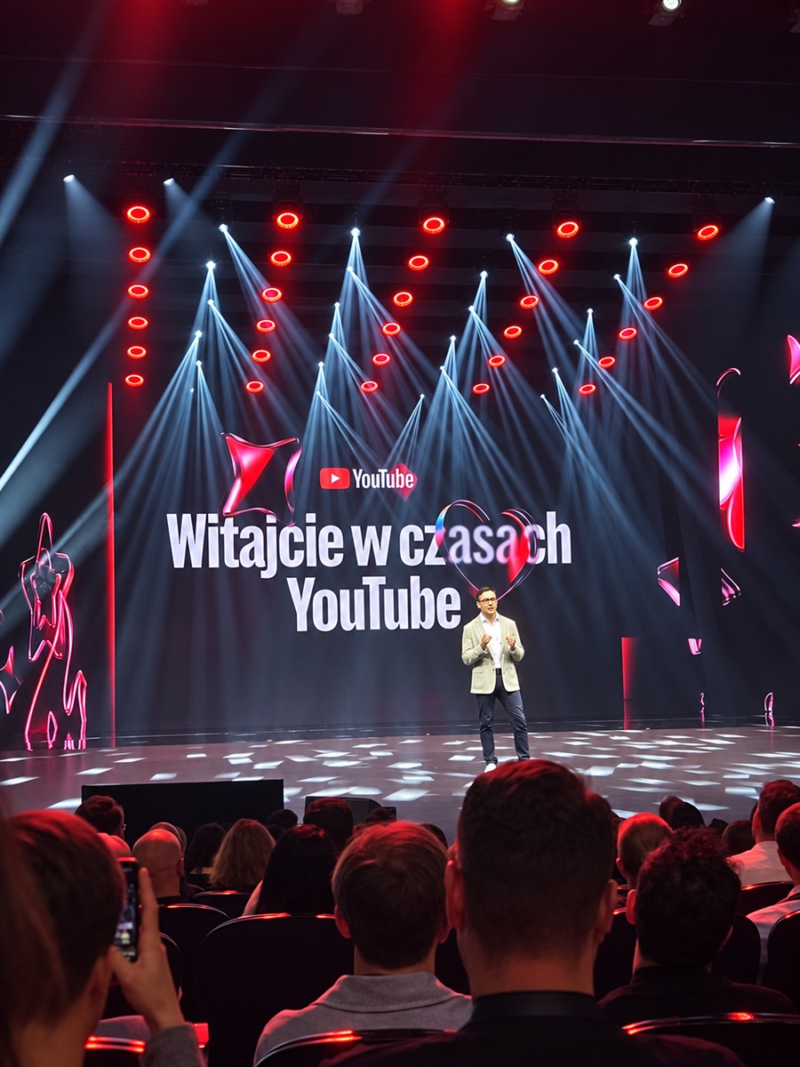 Witajcie w czasach YouTube - hasło prezentacji na scenie